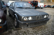BMW 318i E30, limousine, lachssilber