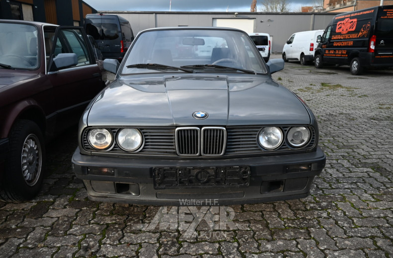 BMW 318i E30, limousine, lachssilber
