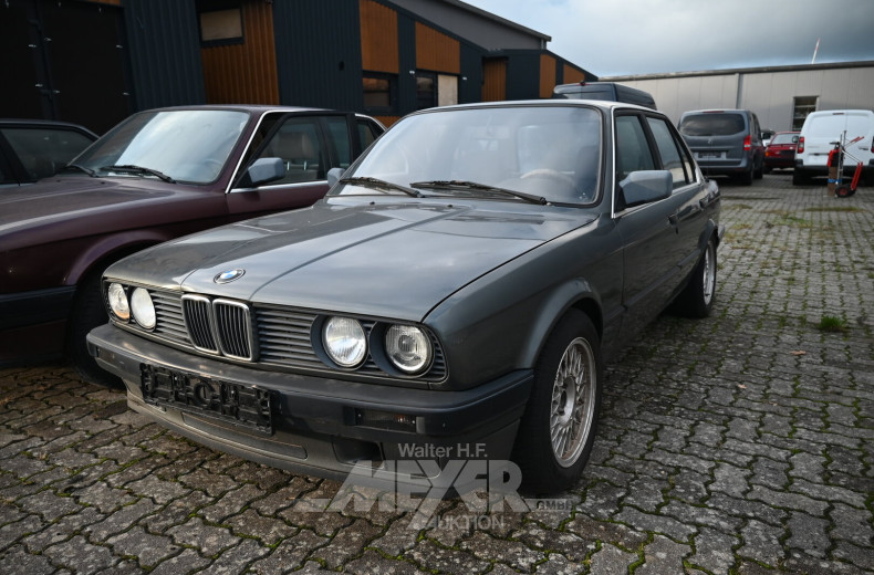 BMW 318i E30, limousine, lachssilber