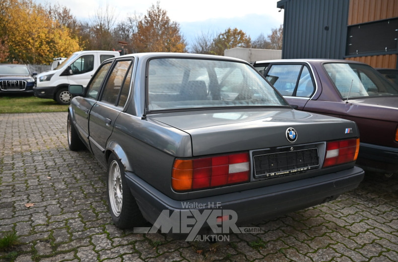 BMW 318i E30, limousine, lachssilber