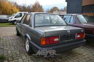 BMW 318i E30, limousine, lachssilber