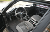 BMW 318i E30, limousine, lachssilber