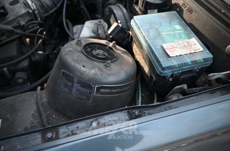 BMW 318i E30, limousine, lachssilber