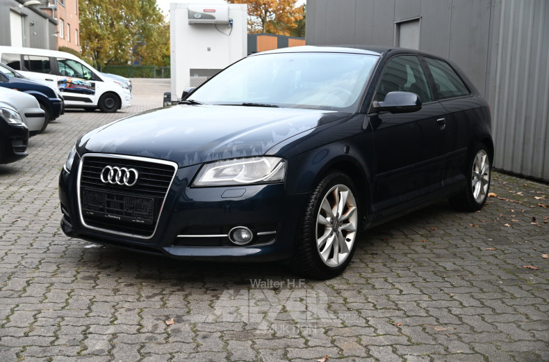 Audi A3 1.4 TFSI Ambition, blau