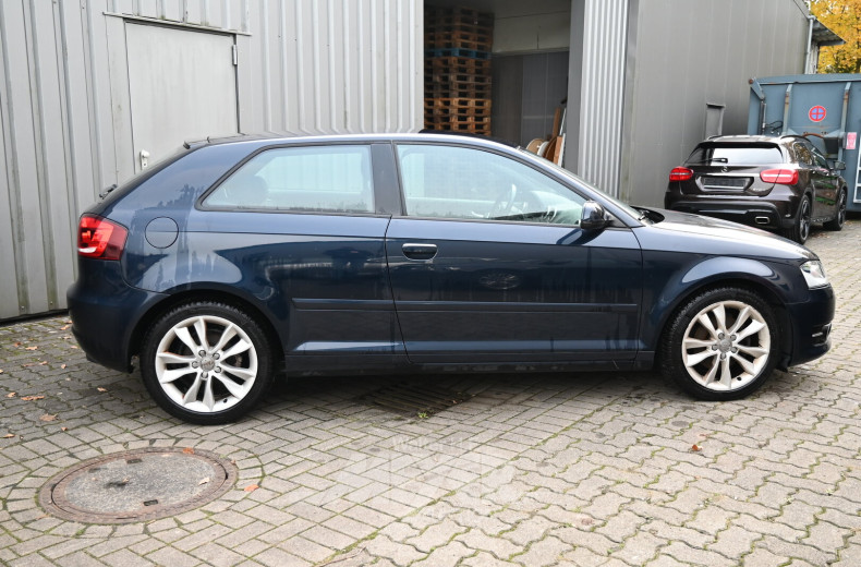 Audi A3 1.4 TFSI Ambition, blau
