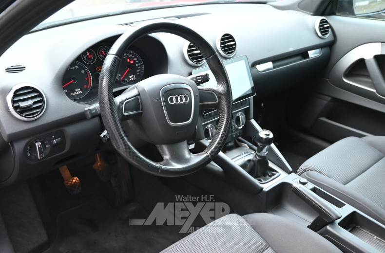 Audi A3 1.4 TFSI Ambition, blau