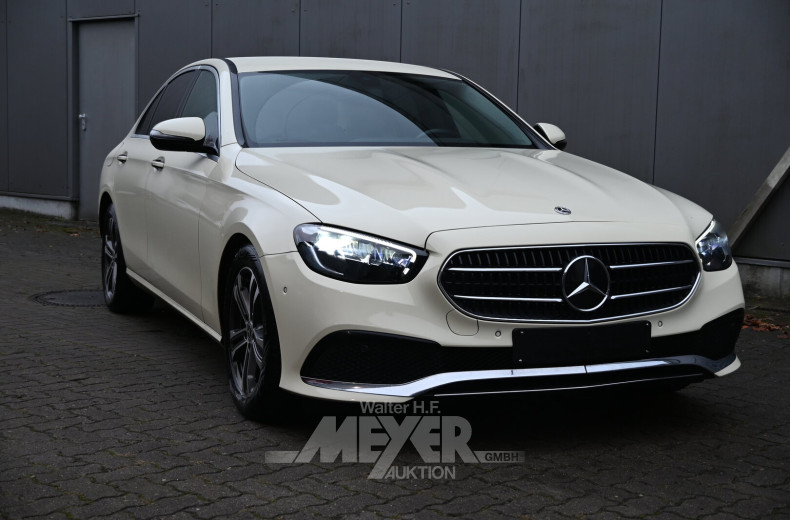 Mercedes-Benz E220d Taxi limousine 9G-Tronic, black, foliert beige