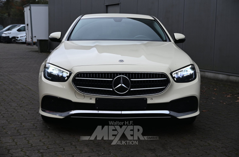 Mercedes-Benz E220d Taxi limousine 9G-Tronic, black, foliert beige