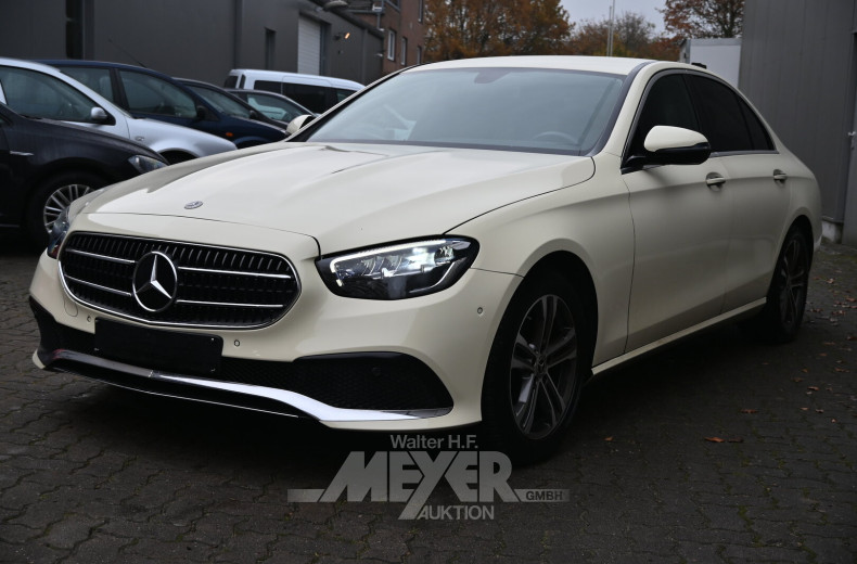 Mercedes-Benz E220d Taxi limousine 9G-Tronic, black, foliert beige