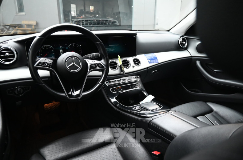 Mercedes-Benz E220d Taxi limousine 9G-Tronic, black, foliert beige