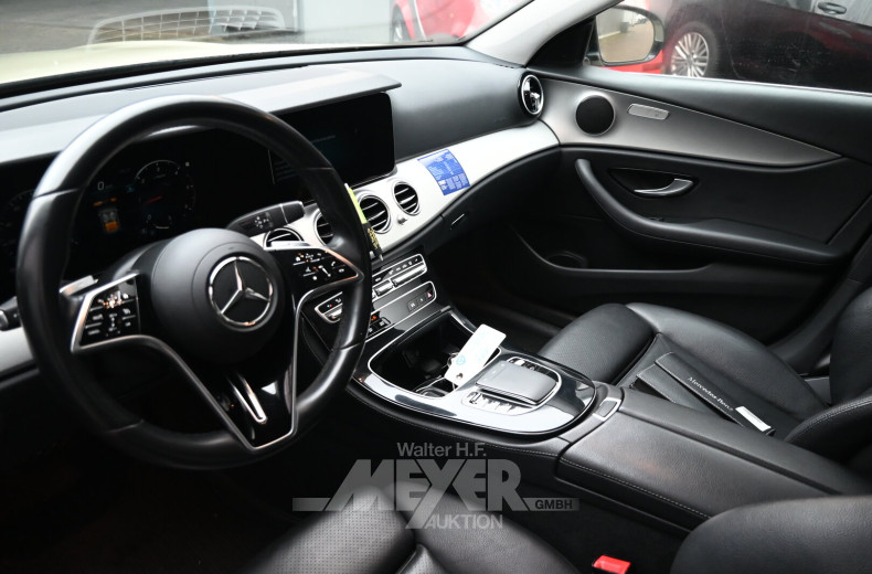 Mercedes-Benz E220d Taxi limousine 9G-Tronic, black, foliert beige