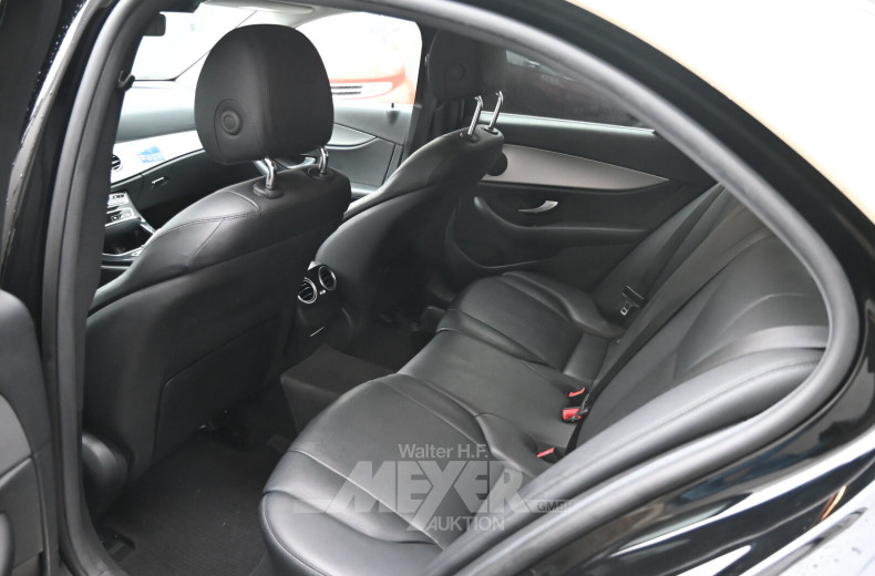 Mercedes-Benz E220d Taxi limousine 9G-Tronic, black, foliert beige