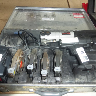 Akku- Mutipresszange mit Ladegerät, ohne Akku