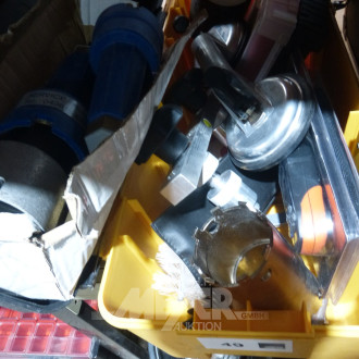 Kunststoffkiste mit Inhalt: Sanitär-Spezialwerkzeug