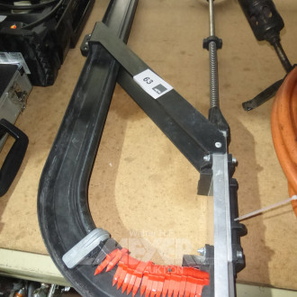 Klammergerät für Fussbodenheizung