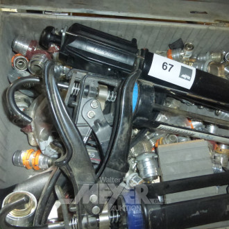 Posten Presszubehör UPONOR sowie 3 Kartuschen-Pressgeräte