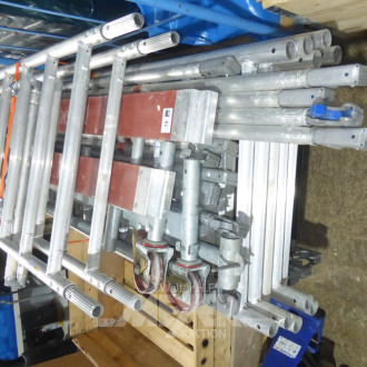 gr. Posten Alu-Rollgerüste, u.a. 2 Stck., 3 Durchgangsböden, 5 Stellrahmen á 4 x 2 m, 2 x 1 m, div. Diagonale sowie Stirnbretter