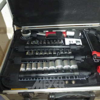 Werkzeugkoffer mit Inhalt: Hand- und Montagewerkzeug