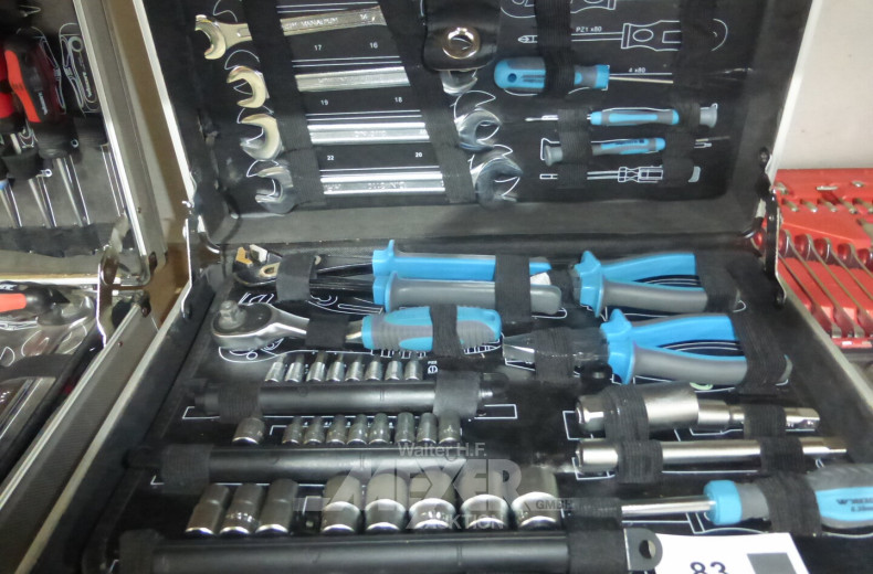 Werkzeugkoffer mit Inhalt: Hand- und Montagewerkzeug