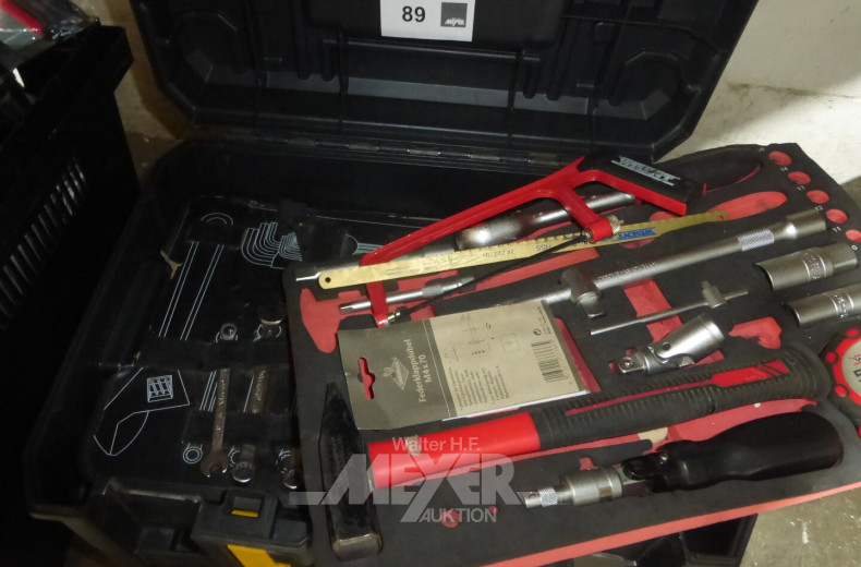 Kunststoffsatte STANLEY mit Inhalt. Hand- und Montagewerkzeug