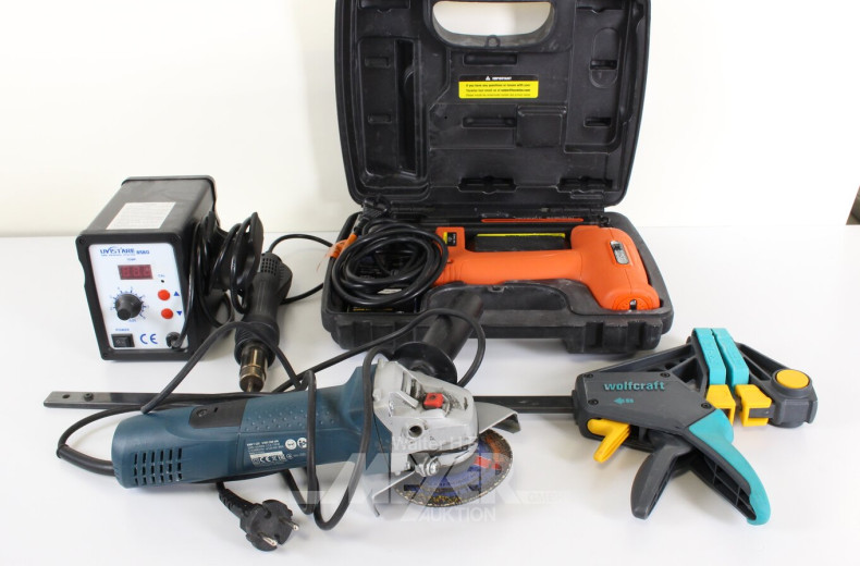 Konvolut versch. Werkzeug, u.a.: Akkuschrauber, Zangen, Schraubendreher, Heckenschere, etc.