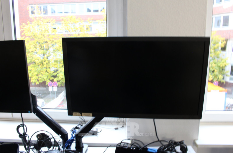 Doppel-Monitor-Tischhalterung mit 2 versch. Monitoren, EIZO