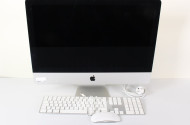 iMac, vermutl. aus 2015, mit Tastatur und Maus