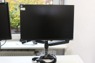 2 LCD-Coloror-Monitore mit je einer Knickarm-Tischhalterung