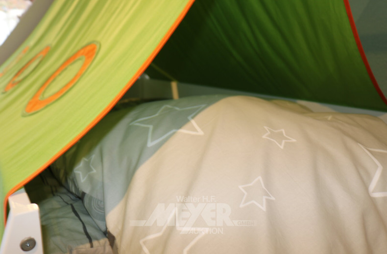 Halbhohes Kinderbett mit Zubehör