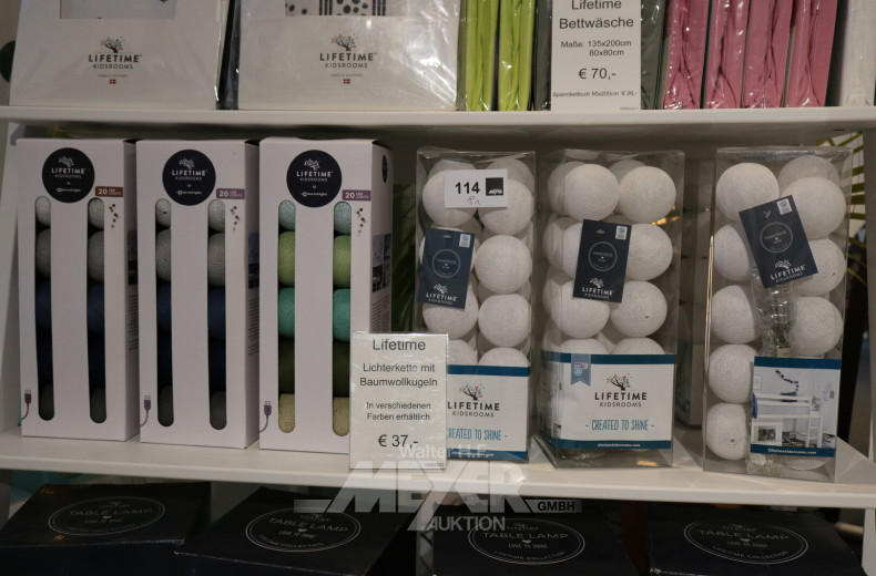 8 Lichterketten mit kl. Baumwollkugeln, versch. Farben