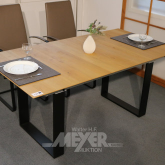 Esstisch mit integrierter Klappeinlage