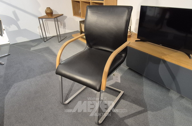 Freischwinger, mit Armlehnen in Buche