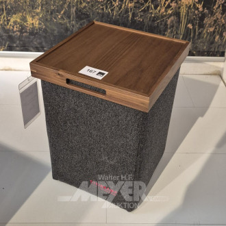 Hocker in Filz mit Tablett in Nussbaum