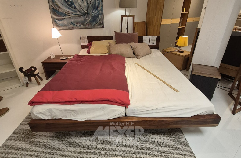 Bett inkl. 2 Schlafsystemen