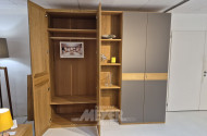 Kleiderschrank