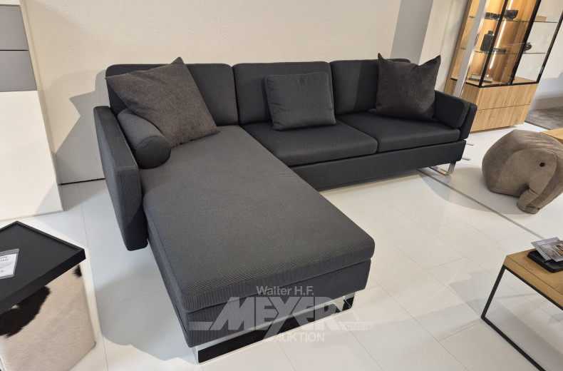 Ecksofa mit integrierten Kopfstützen