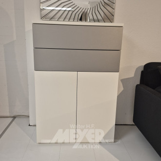 Kommode mit Touchbeschlag