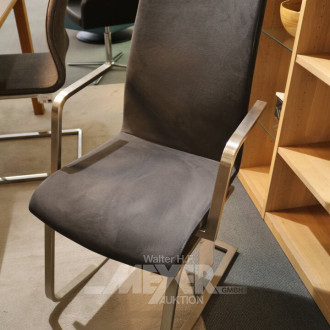 Freischwinger, mit Armlehnen