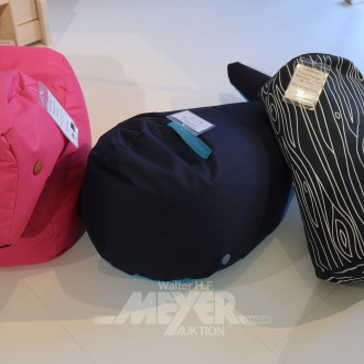 3 versch. Sitzkissen: 'Rosa Pferd', 'Wal' und 'Baumstamm'