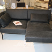 Los 26: Sofa, Zweisitzer