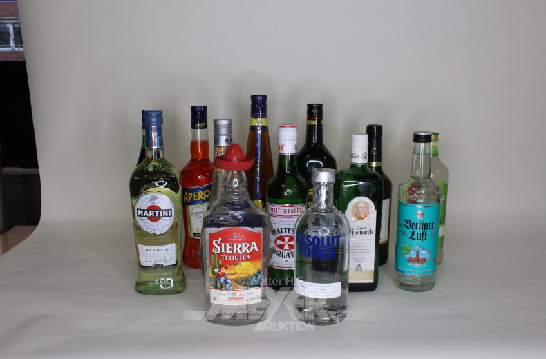 Posten versch. Spirituosen, u.a. Aperitifs, Wodka, Liköre, Martini