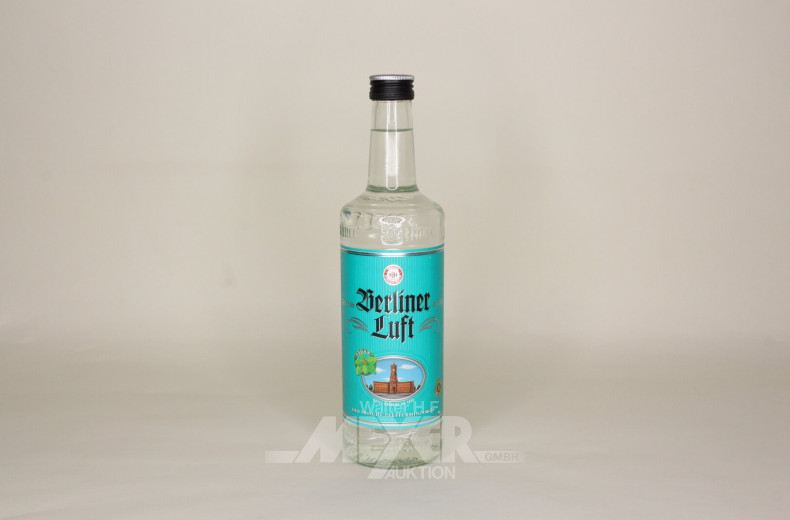 13 Flaschen Pfefferminzlikör 'Berliner Luft'