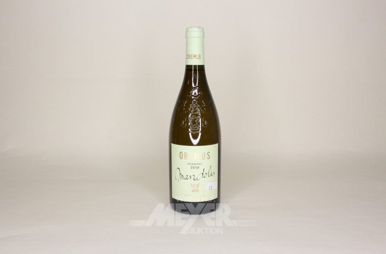 9 Flaschen ungarischer Tokai-Weißwein 'Mandolás' 2018