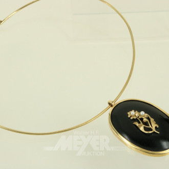 Halsreif mit Onyx-Anhänger und montierter Blume