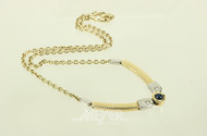 Collier, besetzt mit 1 Saphir und 2 kl. Diamanten