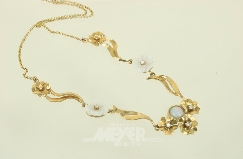 Collier, besetzt mit 5 kl. Diamanten und Opalblüten