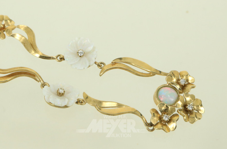 Collier, besetzt mit 5 kl. Diamanten und Opalblüten