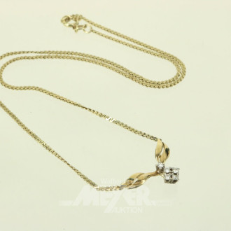zartes Collier, im Mittelteil besetzt mi 5 kl. Diamanten