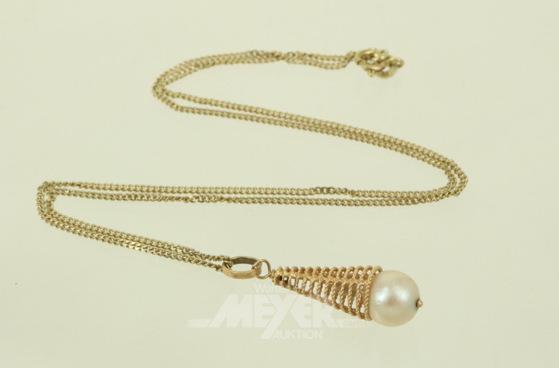 Kette mit Tropfenanhänger