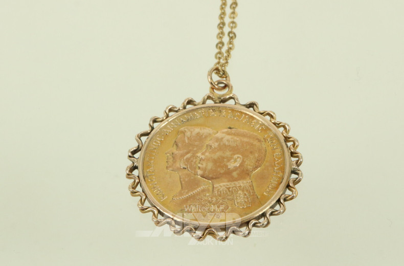 Kette in 750er GG mit Münzanhänger